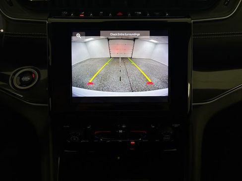 Used 2021 Jeep Grand Cherokee L Laredo image 37