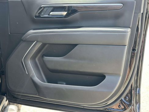 Certified 2025 Chevrolet Suburban Z71 AWD/4WD image 26