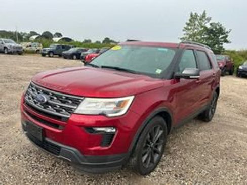 Used 2018 Ford Explorer XLT w/ Equipment Group 202A AWD/4WD image 1