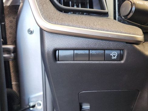 Used 2025 Nissan Kicks SV image 23