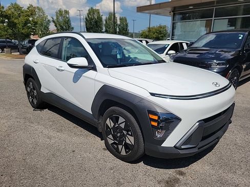 Used 2024 Hyundai Kona SEL w/ Convenience Package FWD image 2
