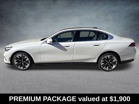 Used 2026 BMW 530i xDrive w/ Premium Package AWD/4WD image 2