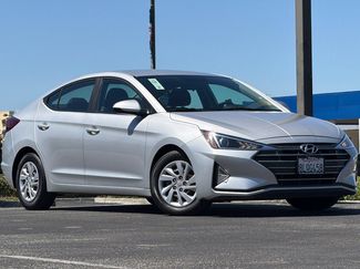 Used 2019 Hyundai Elantra SE w/ Cargo Package FWD video 2