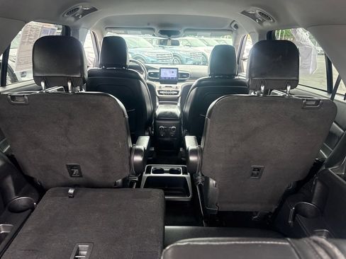 Used 2020 Ford Explorer XLT w/ Equipment Group 202A AWD/4WD image 14