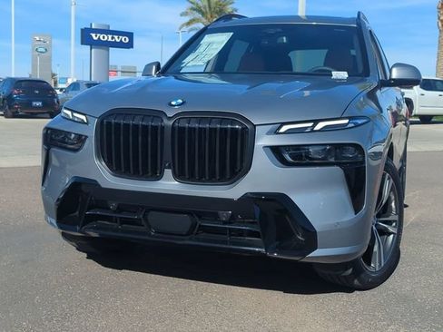 Used 2026 BMW X7 xDrive40i w/ M Sport Package AWD/4WD image 3