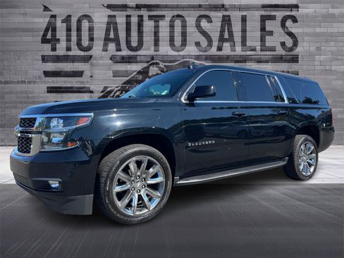 Used 2020 Chevrolet Suburban LT w/ Luxury Package image 6