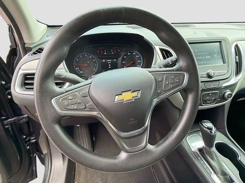 Used 2018 Chevrolet Equinox LS FWD image 11