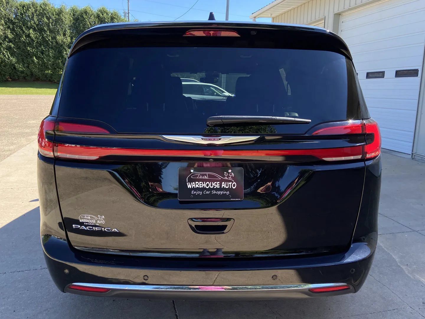 Used 2025 Chrysler Pacifica Select FWD image 6