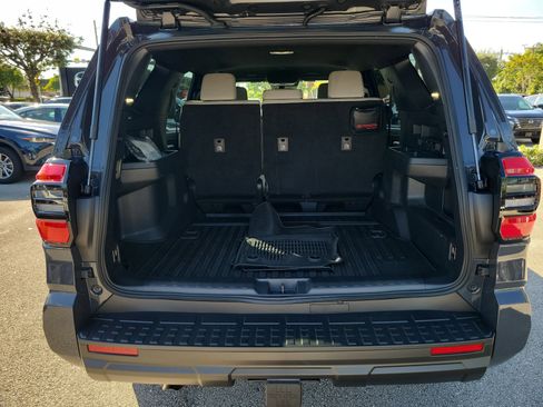Used 2025 Toyota 4Runner SR5 image 5