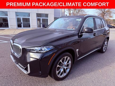 Used 2025 BMW X5 xDrive40i w/ Climate Comfort Package image 3
