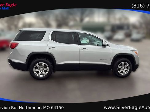 Used 2017 GMC Acadia SLE FWD image 6