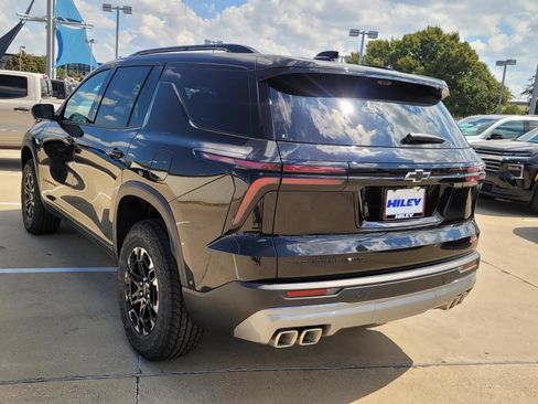 New 2027 Chevrolet Traverse Z71 w/ Enhanced Driving Package AWD/4WD image 3