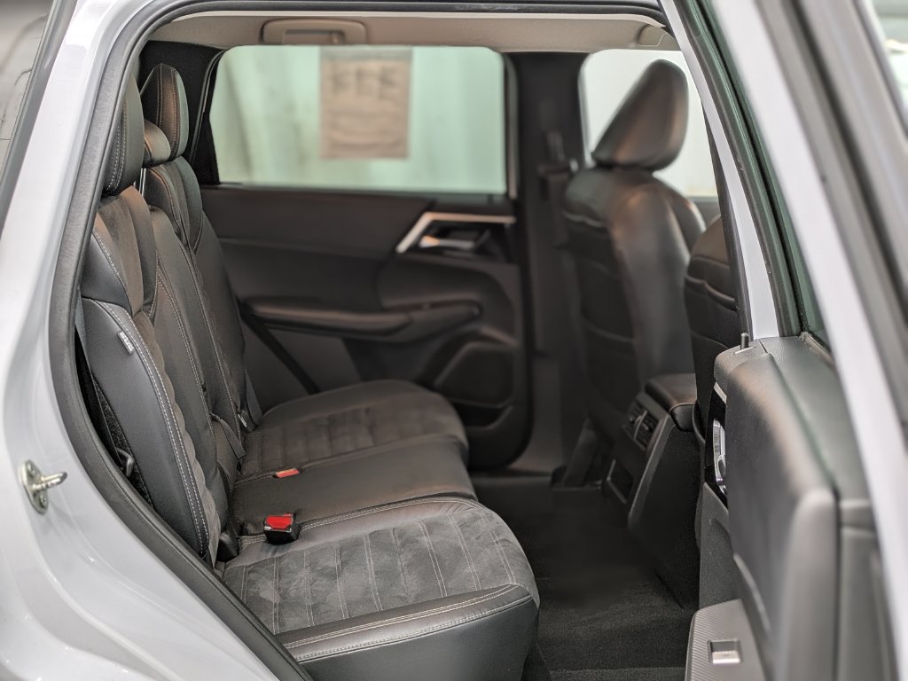 Used 2022 Mitsubishi Outlander SE AWD/4WD image 23