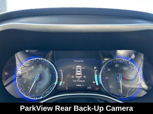 Used 2025 Chrysler Pacifica Select FWD image 18