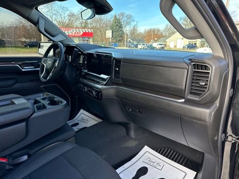 Used 2025 Chevrolet Silverado 1500 LT image 23