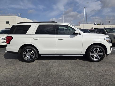 Certified 2022 Ford Expedition XLT image 4