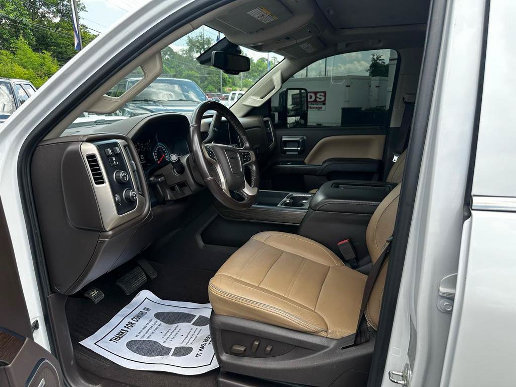 Used 2019 GMC Sierra 3500 Denali w/ Duramax Plus Package AWD/4WD image 17