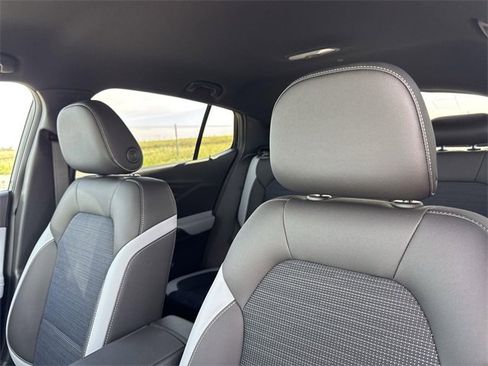 New 2025 Buick Envista Preferred image 22