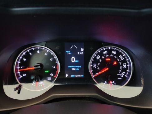 Used 2021 Toyota RAV4 XLE FWD image 21