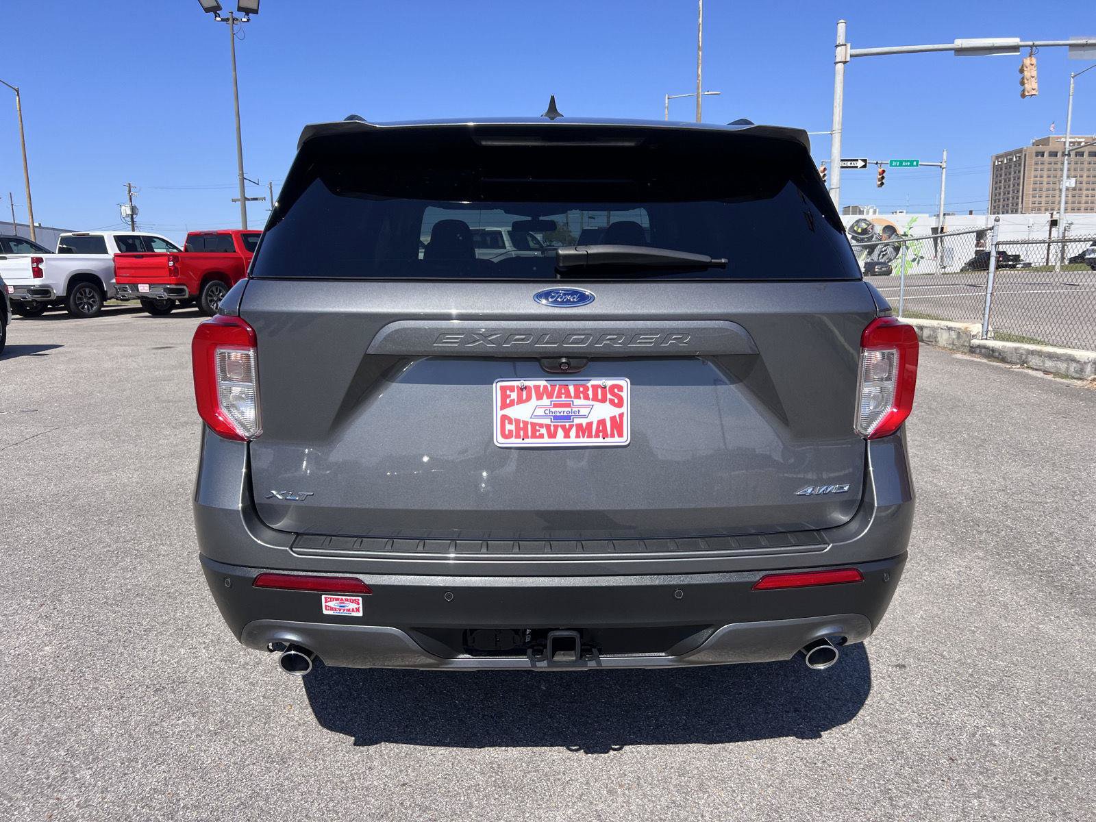 Used 2023 Ford Explorer XLT w/ Equipment Group 202A AWD/4WD image 6