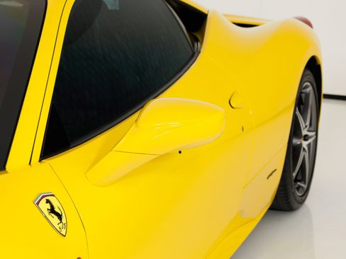 Used 2011 Ferrari 458 Italia Coupe RWD image 63