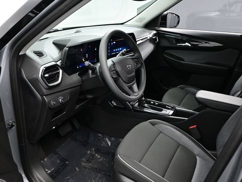 New 2026 Chevrolet TrailBlazer LT w/ Midnight Edition FWD image 8