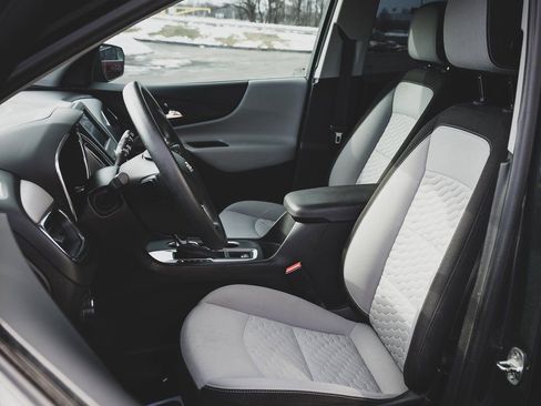 Used 2020 Chevrolet Equinox LS image 19