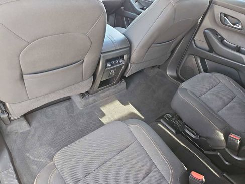 Used 2020 Chevrolet Traverse LT image 19
