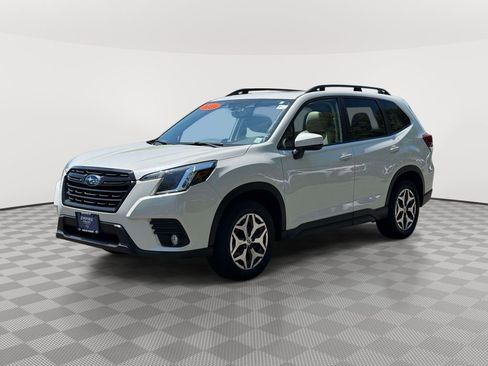 Used 2023 Subaru Forester Premium AWD/4WD image 4