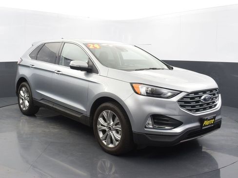 Used 2024 Ford Edge Titanium image 3
