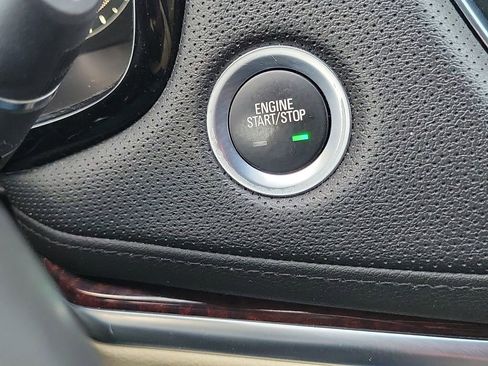 Used 2018 Cadillac XT5 Luxury w/ Driver Awareness Package image 17