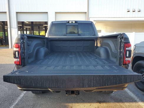 Used 2024 RAM 2500 Limited AWD/4WD image 9