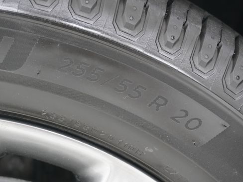Used 2022 Buick Enclave Essence FWD image 31
