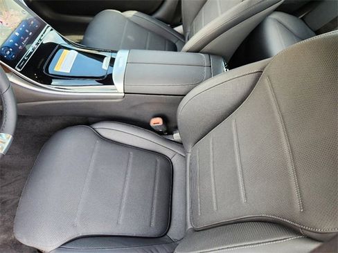 New 2025 Mercedes-Benz C 300 4MATIC Sedan image 6