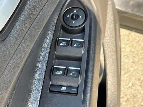 Used 2019 Ford Escape Titanium AWD/4WD image 27