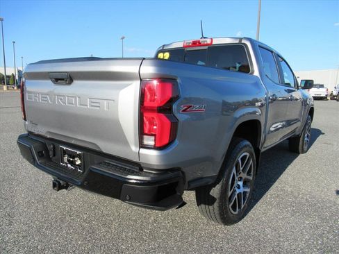 Used 2023 Chevrolet Colorado Z71 w/ Z71 Convenience Package 2 image 7
