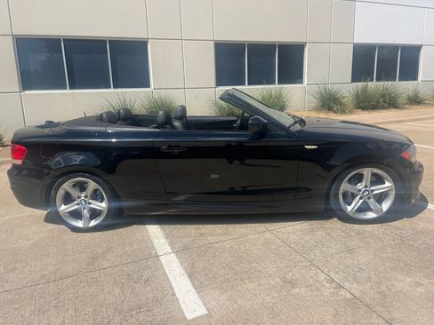 Used 2010 BMW 135i Convertible w/ Premium Pkg image 11