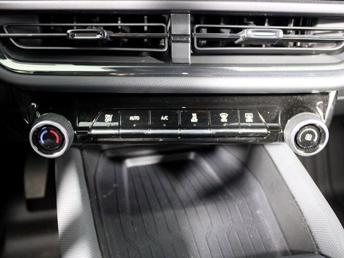 Used 2024 Chevrolet Equinox EV RS FWD image 23