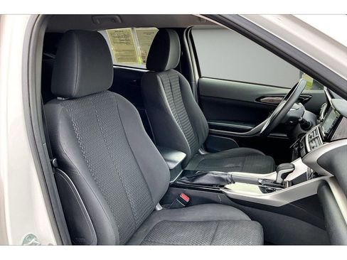 Used 2018 Mitsubishi Eclipse Cross ES FWD image 8