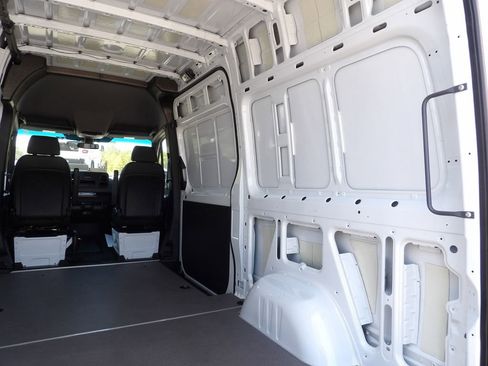 Used 2025 Mercedes-Benz Sprinter 2500 image 44