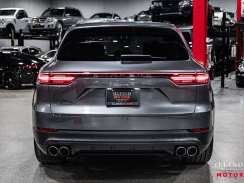 Used 2019 Porsche Cayenne S image 4