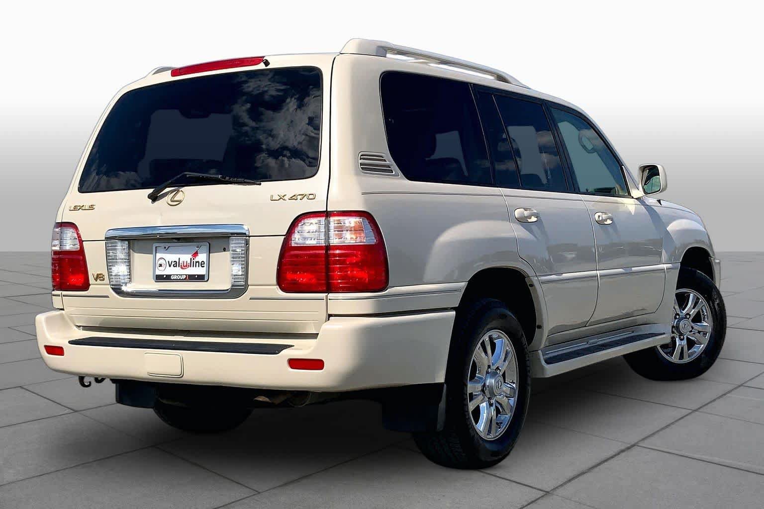 Used 2005 Lexus LX 470 4WD w/ Preferred Accessory Pkg image 12