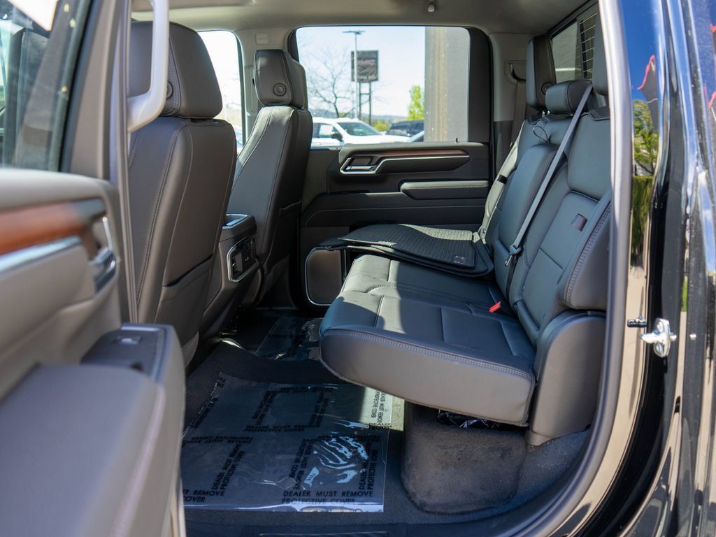 New 2026 GMC Sierra 3500 Denali w/ Denali Reserve Package AWD/4WD image 13