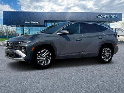 New 2025 Hyundai Tucson Limited FWD image 2