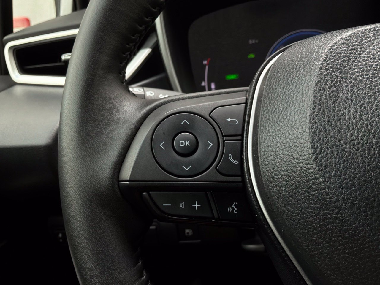 Used 2023 Toyota Corolla XLE FWD image 38