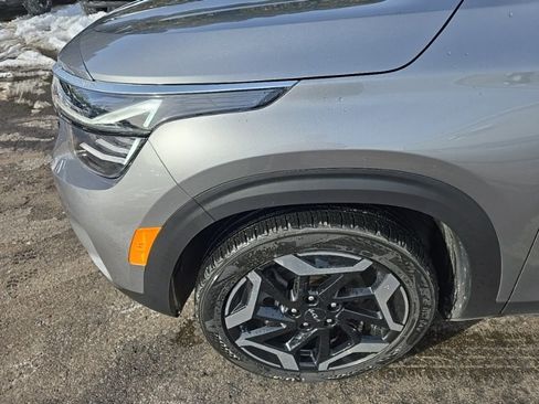 Certified 2024 Kia Seltos SX image 9