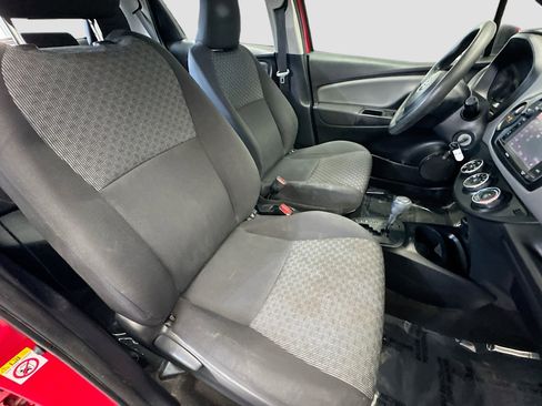 Used 2015 Toyota Yaris L image 15