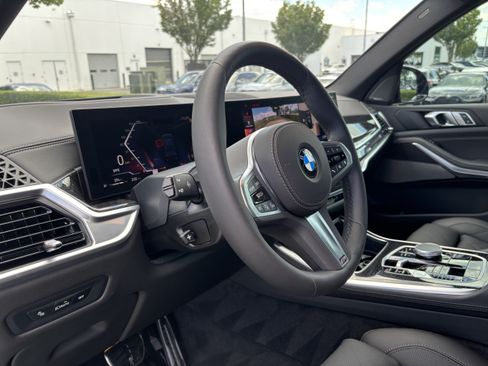 Used 2026 BMW X5 xDrive40i w/ M Sport Package AWD/4WD image 17