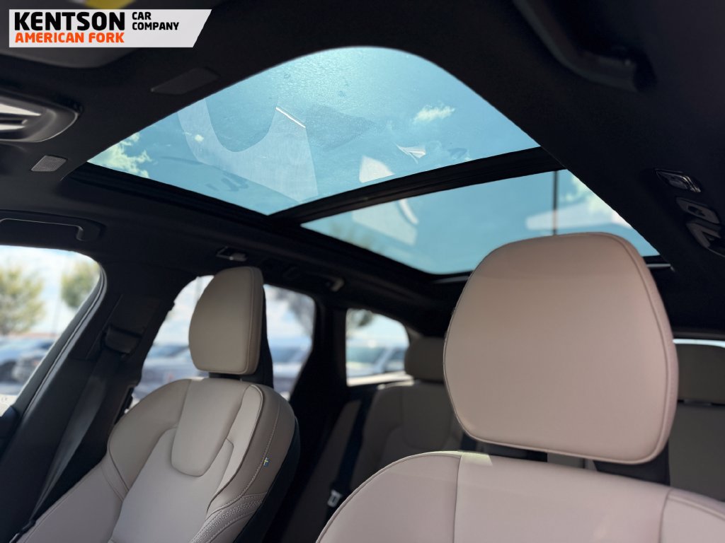 Used 2026 Volvo XC60 B5 Plus AWD/4WD image 28