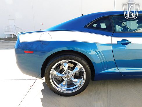 Used 2010 Chevrolet Camaro SS RWD image 28